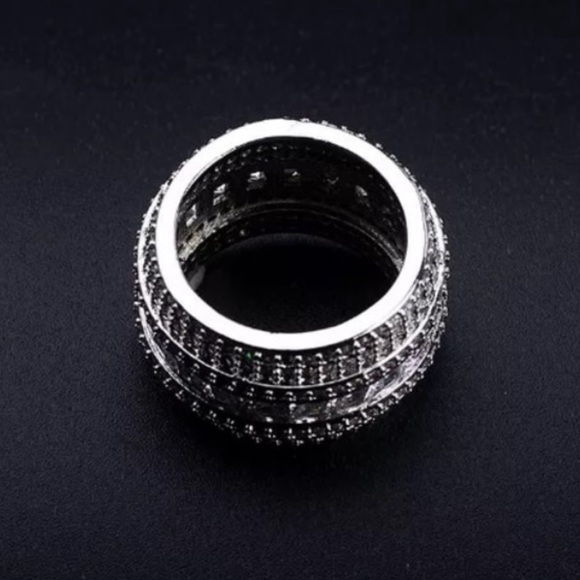 NEW LUXURY 925 STERLING SILVER DIAMOND BAND RING, CUTE RING, SHINY RING. - Picture 5 of 5